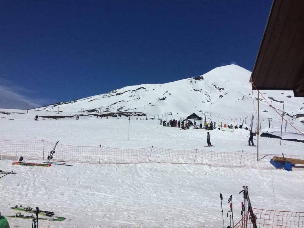 Condominio Robles Camino Al Volcan プコン エクステリア 写真